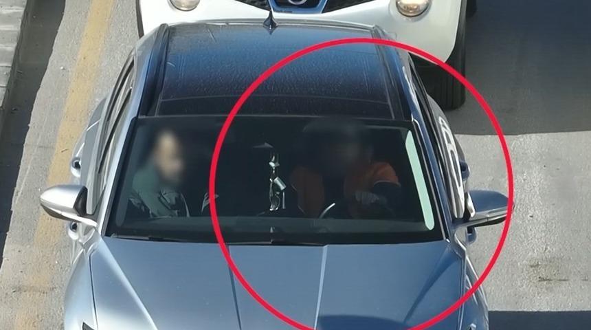 Dronu g&ouml;r&uuml;nce emniyet kemerini taktılar