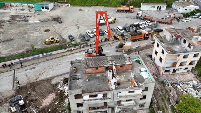 Samsun’da kentsel dönüşümde yıkım başladı 3