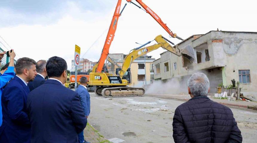 Samsun&rsquo;da kentsel d&ouml;n&uuml;ş&uuml;mde yıkım başladı