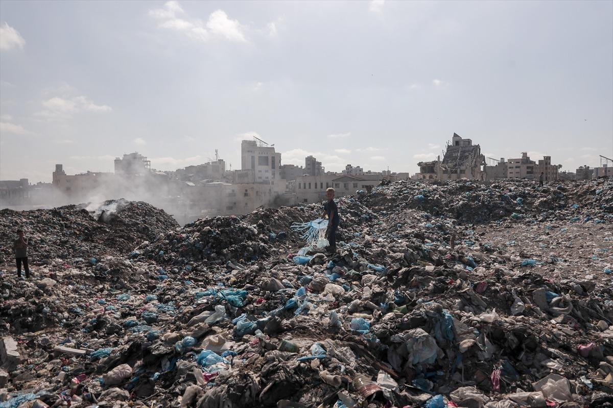 Gazze de &ccedil;&ouml;p krizi: Salgın riski b&uuml;y&uuml;yor! 1