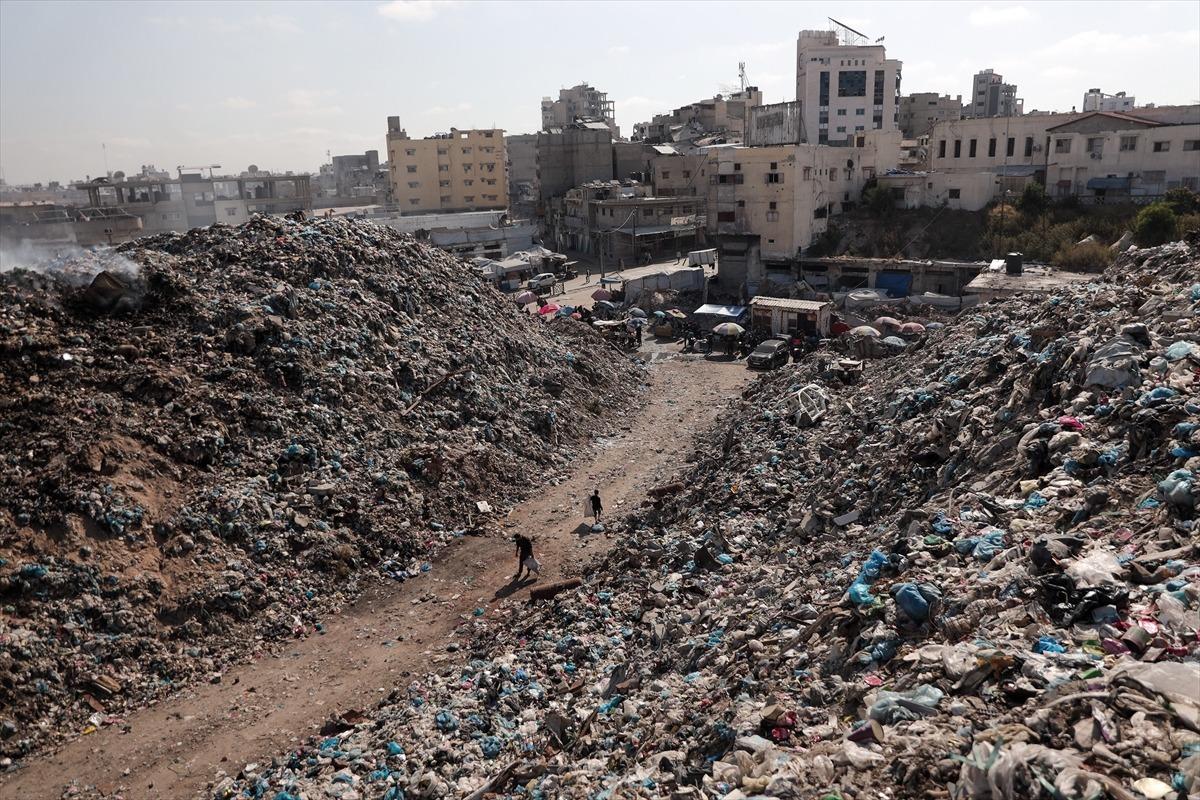 Gazze de &ccedil;&ouml;p krizi: Salgın riski b&uuml;y&uuml;yor! 8