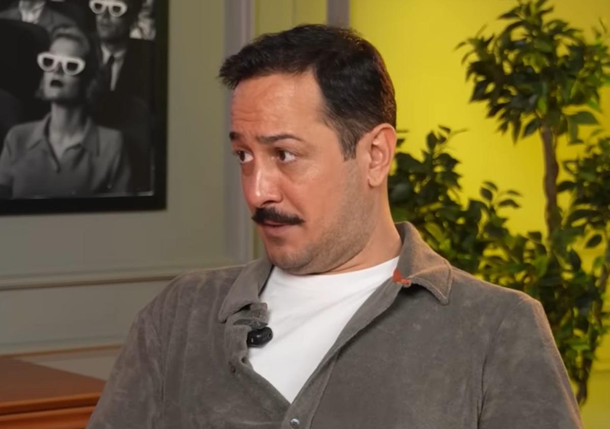 Sarp Apak ın itirafı sosyal medyayı salladı! Bir yıl boyunca bunu yapmış:  Ayak resmi olsa...  3