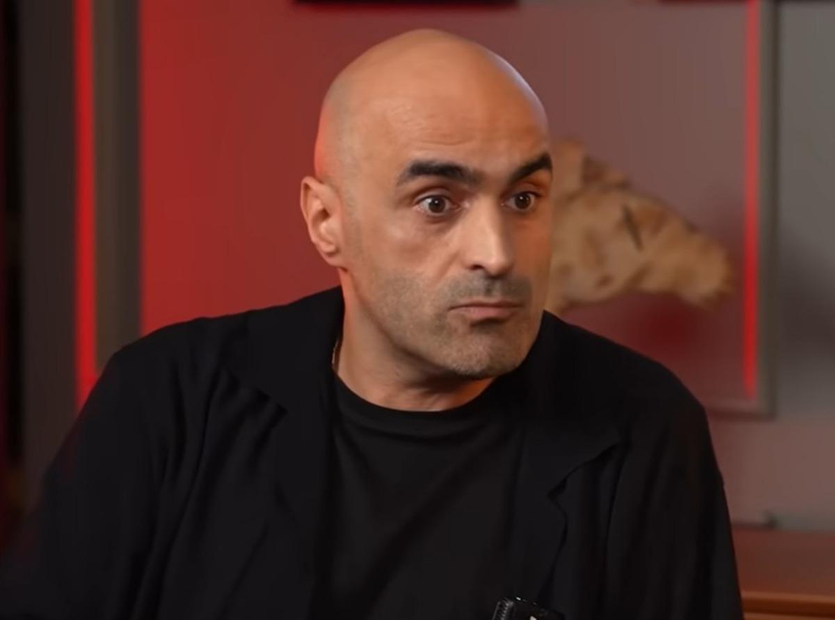 Sarp Apak ın itirafı sosyal medyayı salladı! Bir yıl boyunca bunu yapmış:  Ayak resmi olsa...  2