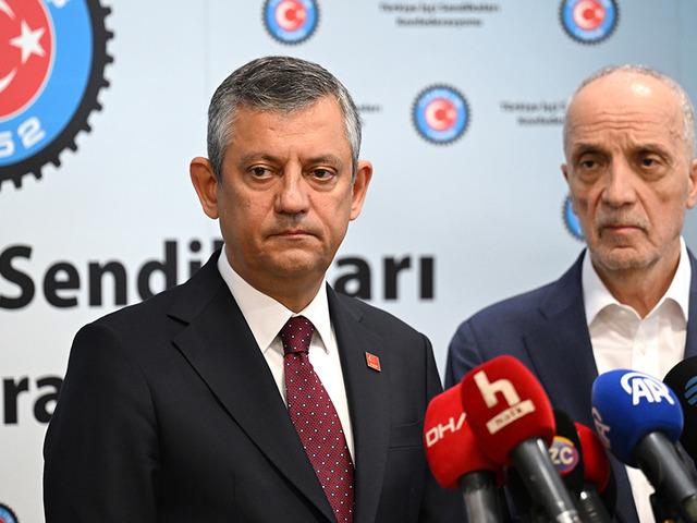 &Ouml;zel'den T&Uuml;RK-İŞ'e ziyaret 'İş&ccedil;ilere bir bayram hediyesi verelim'