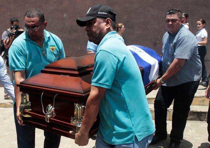 Canlı yayında öldürüldü! İşte o anlar  G3