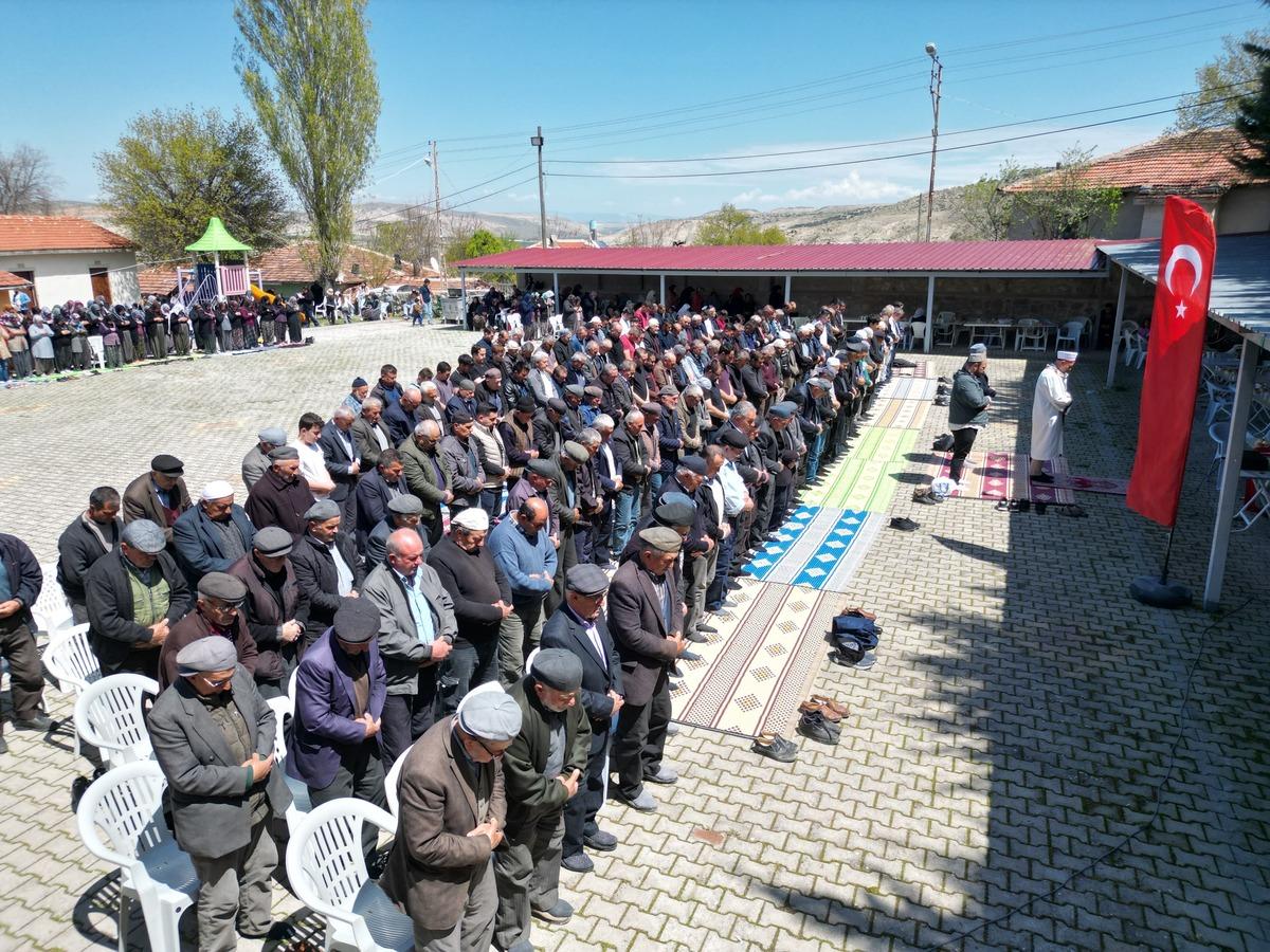  Nasreddin Hoca Mahallesi nde yağmur ve ş&uuml;k&uuml;r duası 1