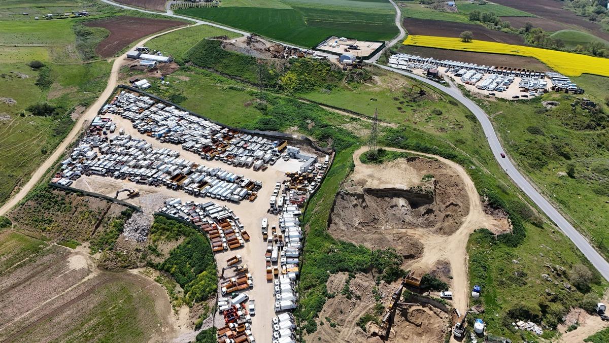 Yer: İstanbul! Y&uuml;zlerce ara&ccedil; b&ouml;yle g&ouml;r&uuml;nt&uuml;lendi 1