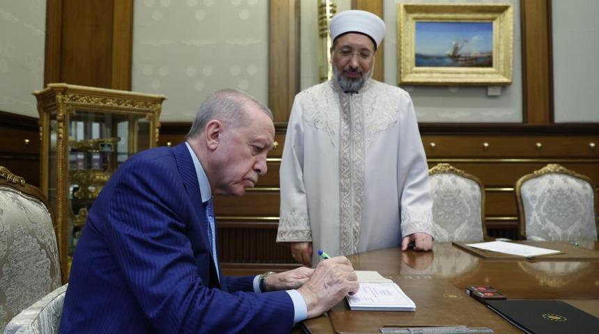 Cumhurbaşkanı Erdoğan, T&uuml;rkiye Diyanet Vakfına kurban bağışında bulundu