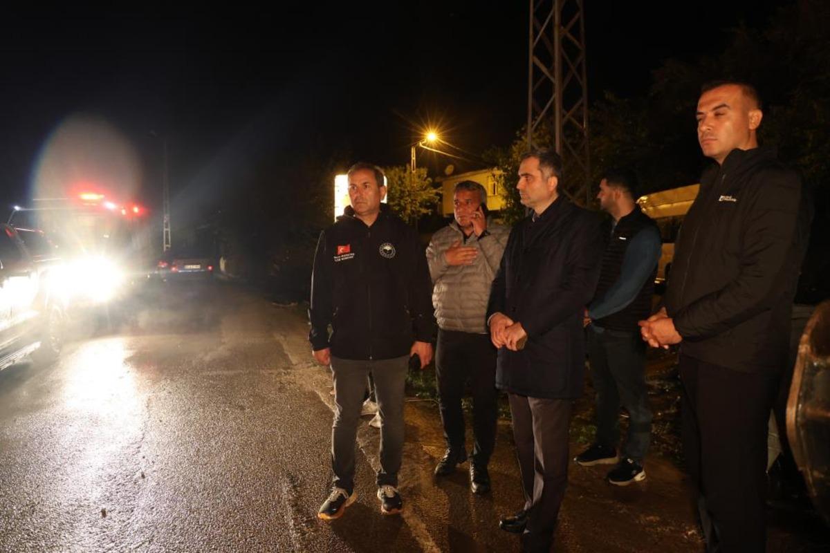 Kozan’da sel faciası: Araçtan atlayan 2 kişiden biri hayatını kaybetti 3