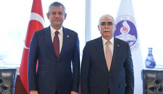 CHP lideri &Ouml;zel AYM Başkanıyla bir araya geldi