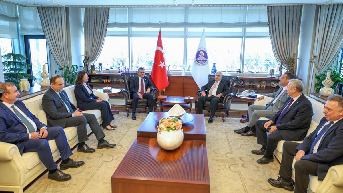 CHP Genel Başkanı Özel: "Bu ziyareti bir nezaket, makama saygı ve güven çerçevesinde yapıyoruz" 2