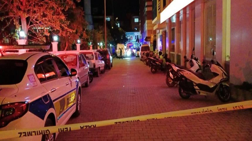 Muğla'da dehşet gecesi: Tartıştığı 2 kadını &ouml;ld&uuml;rd&uuml;, ka&ccedil;arken polis sıkıştırınca intihara kalkıştı