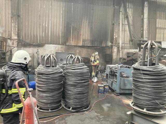 D&ouml;rtyol&rsquo;da tel fabrikasında yangın 3