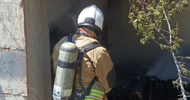 Defne&rsquo;de samanlık yangını 2