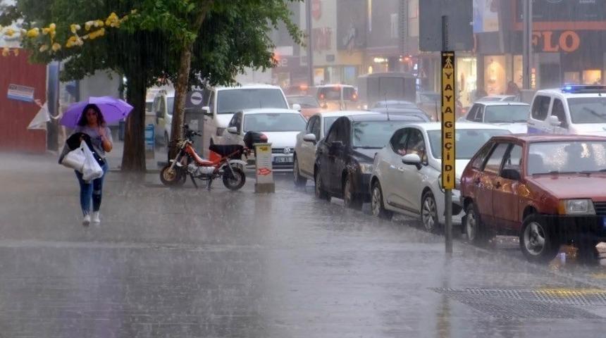 Doğu&rsquo;da hava serinliyor: Sağanak ve &ccedil;ığ uyarısı