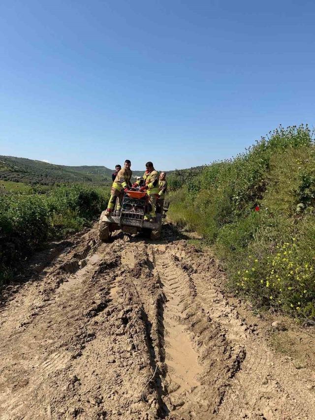 Antakya&rsquo;da trakt&ouml;r&uuml;n altında kalan kadın yaralandı 4