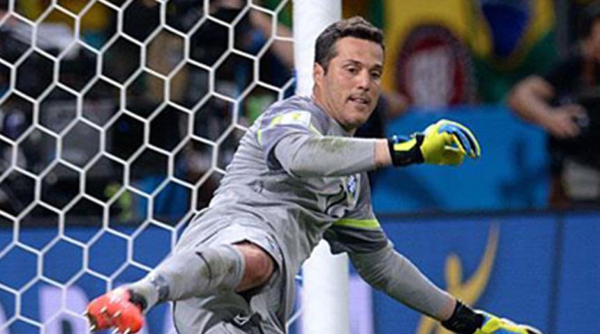 Julio Cesar futbolu bıraktı!