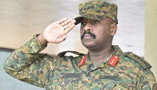 Arsız Ugandalı 'komutan' kendini kaybetti! Akıl dışı s&ouml;zler: 5 T&uuml;rk kadınıyla evlendim