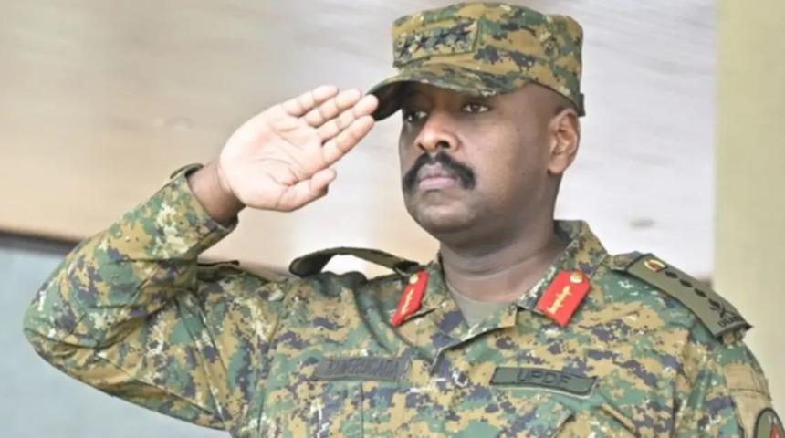 Arsız Ugandalı 'komutan' kendini kaybetti! Akıl dışı s&ouml;zler: 5 T&uuml;rk kadınıyla evlendim