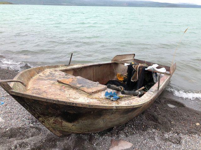 Van Gölü'nde kaçak avlananların kullandığı ağ ile tekne bulundu