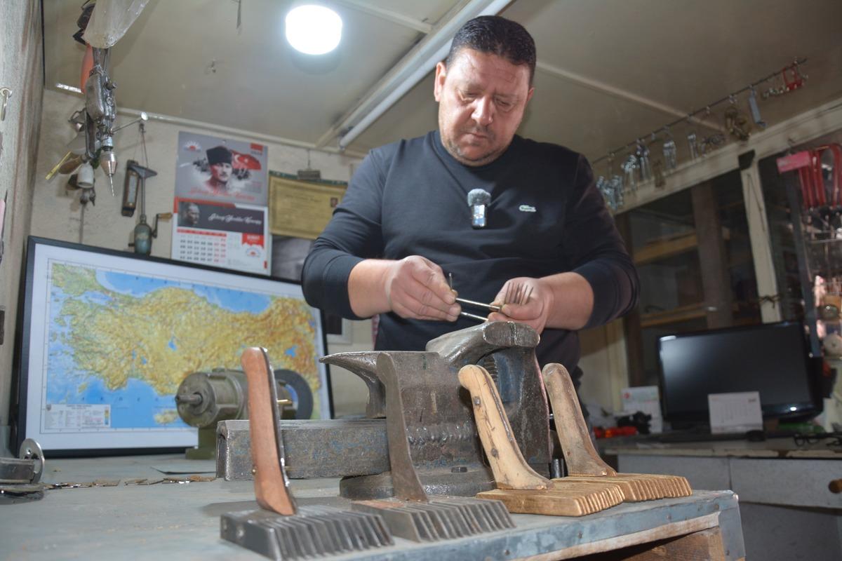 Siparişlere yetişmeye &ccedil;alışıyor: K&uuml;&ccedil;&uuml;k bir at&ouml;lyede &uuml;retiliyor 3