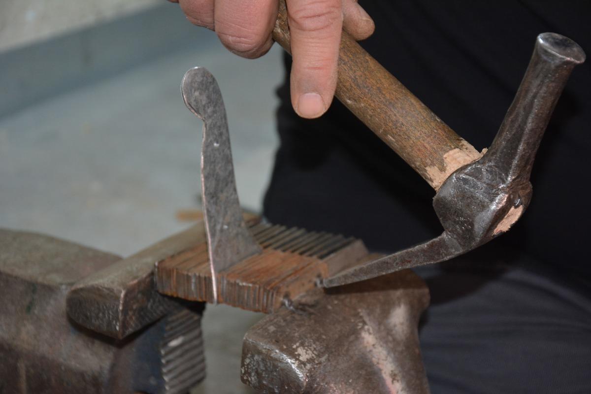 Siparişlere yetişmeye &ccedil;alışıyor: K&uuml;&ccedil;&uuml;k bir at&ouml;lyede &uuml;retiliyor 5