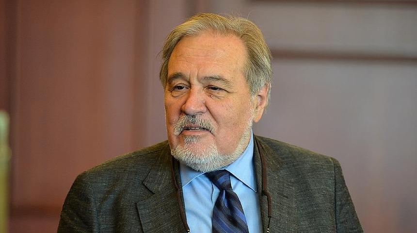 İlber Ortaylı 23 Nisan dolayısıyla minik hayranıyla buluştu