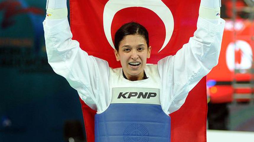 Nur Tatar Askari'den g&uuml;m&uuml;ş madalya