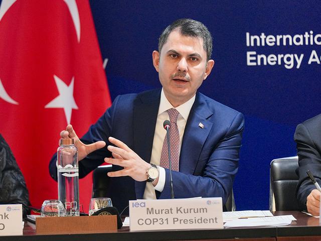 Bakan Kurum: 'Yapılması gereken en kritik atılım, temiz enerjiye ge&ccedil;işi hızlandırmak'