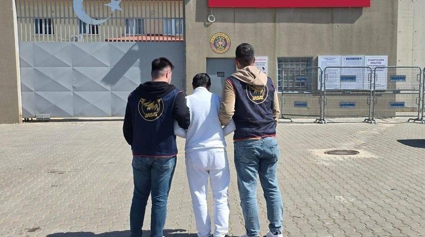Kesinleşmiş 15 yıl cezayla aranan şahıs yakalandı