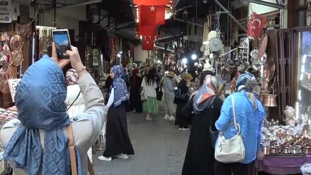 'İnsanlar akın akın geliyor' Her noktada görülüyor 'İşler açıldı'