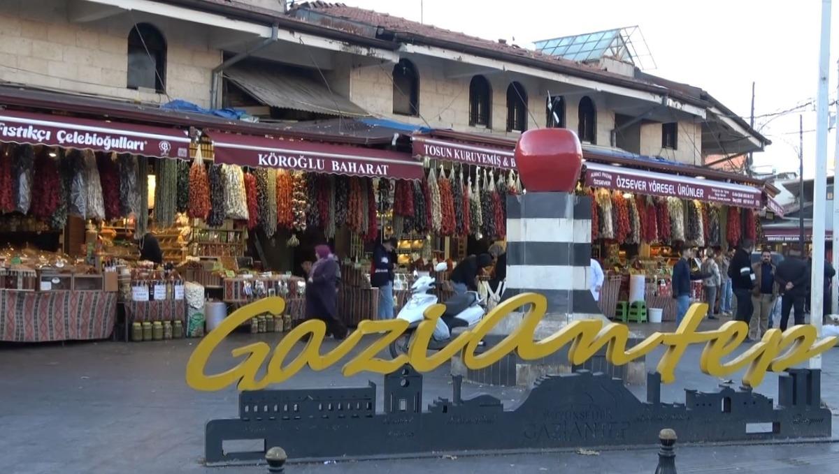  İnsanlar akın akın geliyor  Her noktada g&ouml;r&uuml;l&uuml;yor  İşler a&ccedil;ıldı  4