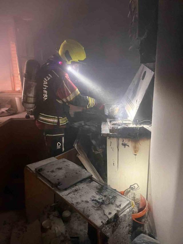 Edremit&rsquo;te korkutan ev yangını 1