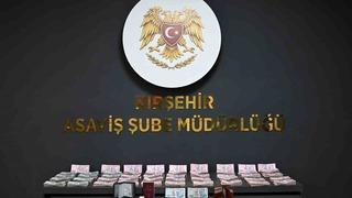 Kırşehir’de ayarı düşük 53 altınla dolandırıcılık yapan 2 kişi tutuklandı