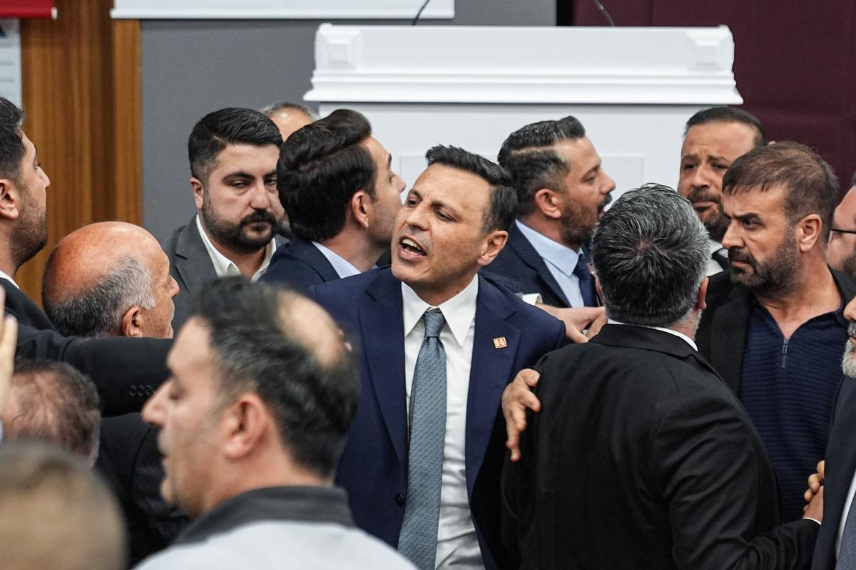 Özgür Çelik’ten Ataşehir seçimleri sonrası ağır iddialar: “Meclis üyelerine para ve makam teklif edildi” 1