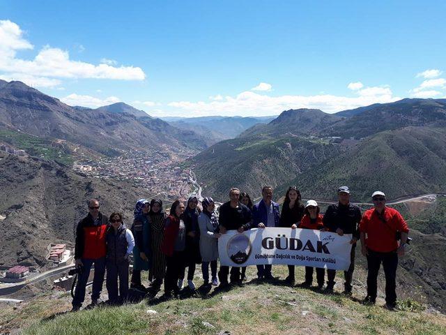 Gümüşhaneli dağcılardan Turizm Haftası yürüyüşü