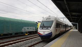 Edirne'de hızlı tren heyecanı! Vali test s&uuml;r&uuml;ş&uuml;ne katıldı