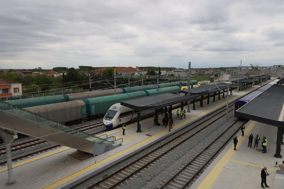 Edirne de hızlı tren heyecanı! Vali test s&uuml;r&uuml;ş&uuml;ne katıldı 4