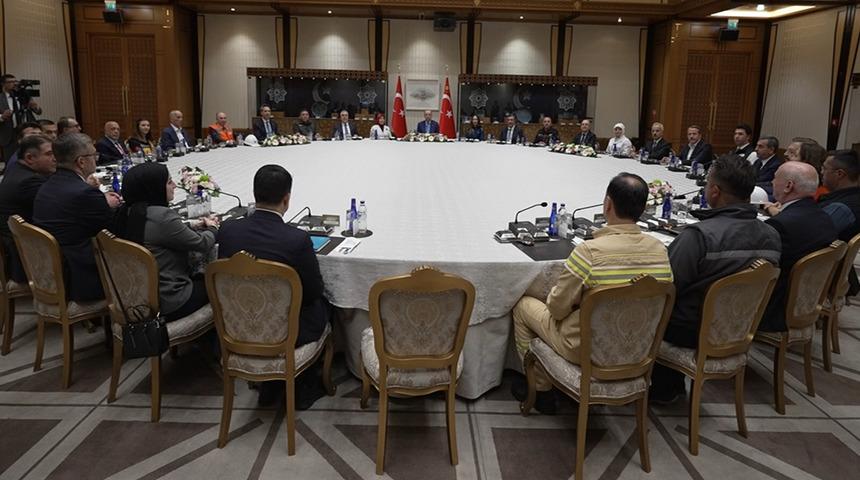 Cumhurbaşkanı Erdoğan, iş&ccedil;i, memur ve işveren temsilcilerini kabul etti