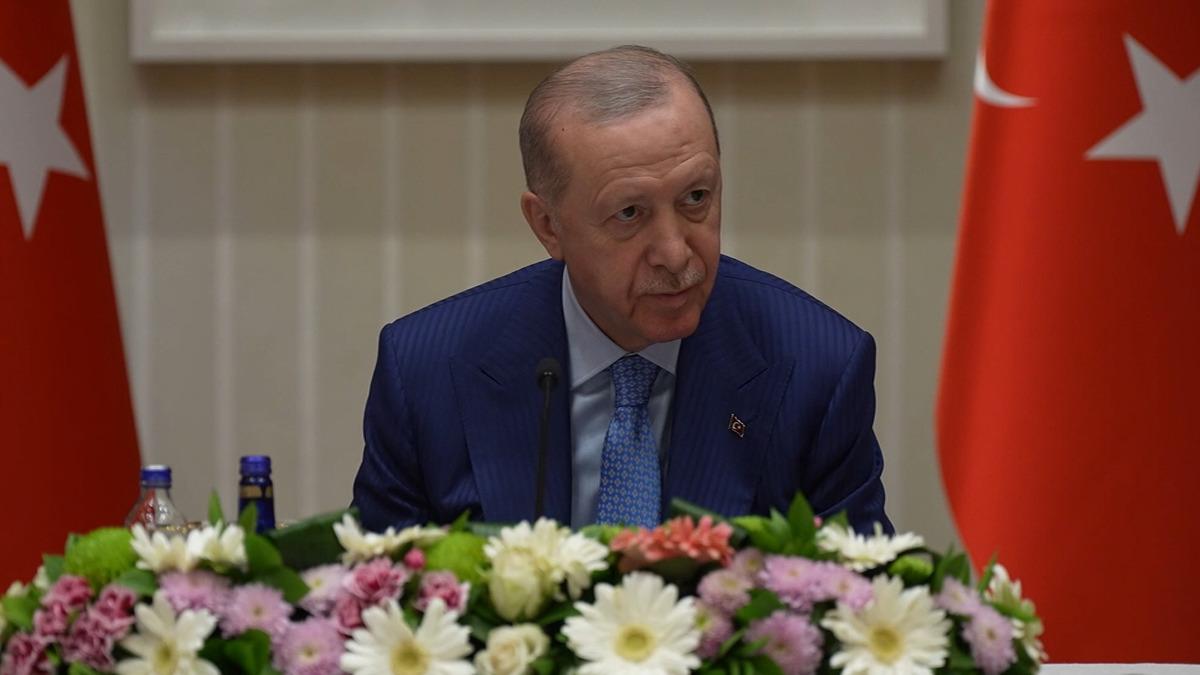 Cumhurbaşkanı Erdoğan, iş&ccedil;i, memur ve işveren temsilcilerini kabul etti 1
