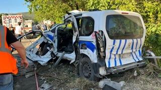 İzmir'de 1'i polis 3 kişinin hayatını kaybettiği kazada lojistik firmasının sahibi gözaltına alındı