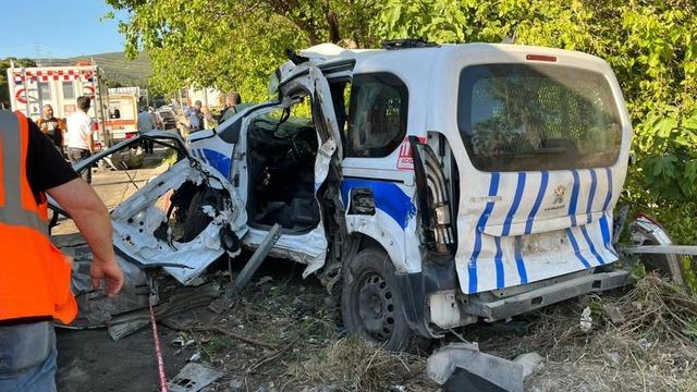İzmir'de 1'i polis 3 kişinin hayatını kaybettiği kazada lojistik firmasının sahibi gözaltına alındı