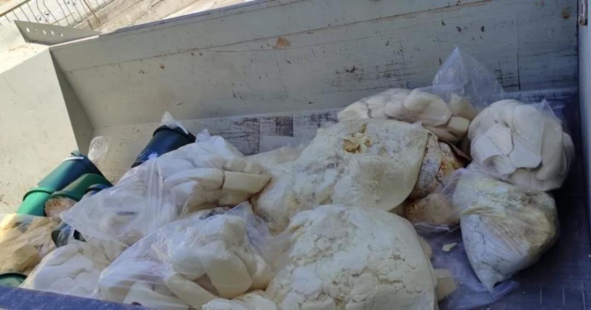 Aydın da mevzuata aykırı depolanan 11 ton s&uuml;t &uuml;r&uuml;n&uuml; imha edildi 1