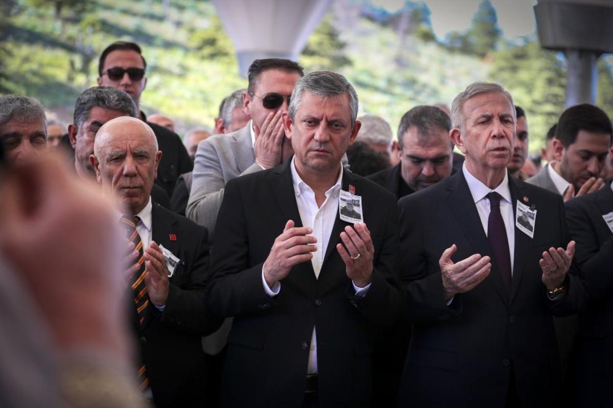 CHP Genel Başkanı &Ouml;zel, gazeteci Yıldırım ın cenaze t&ouml;renine katıldı 2