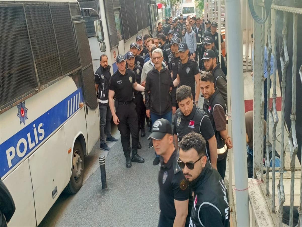 G&ouml;revinden uzaklaştırılan B&uuml;y&uuml;k&ccedil;ekmece Belediye Başkanı Akg&uuml;n e 183 yıla kadar hapis talebi 1