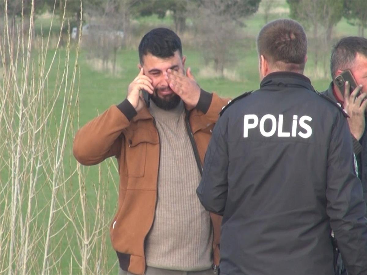Otomobili alev alan s&uuml;r&uuml;c&uuml; g&ouml;zyaşlarını tutamadı 2