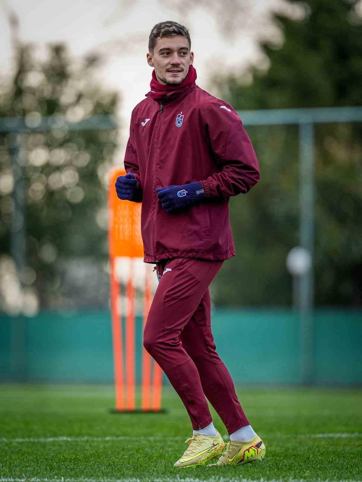 Trabzonspor, G&ouml;ztepe ma&ccedil;ı hazırlıklarını s&uuml;rd&uuml;rd&uuml; 2