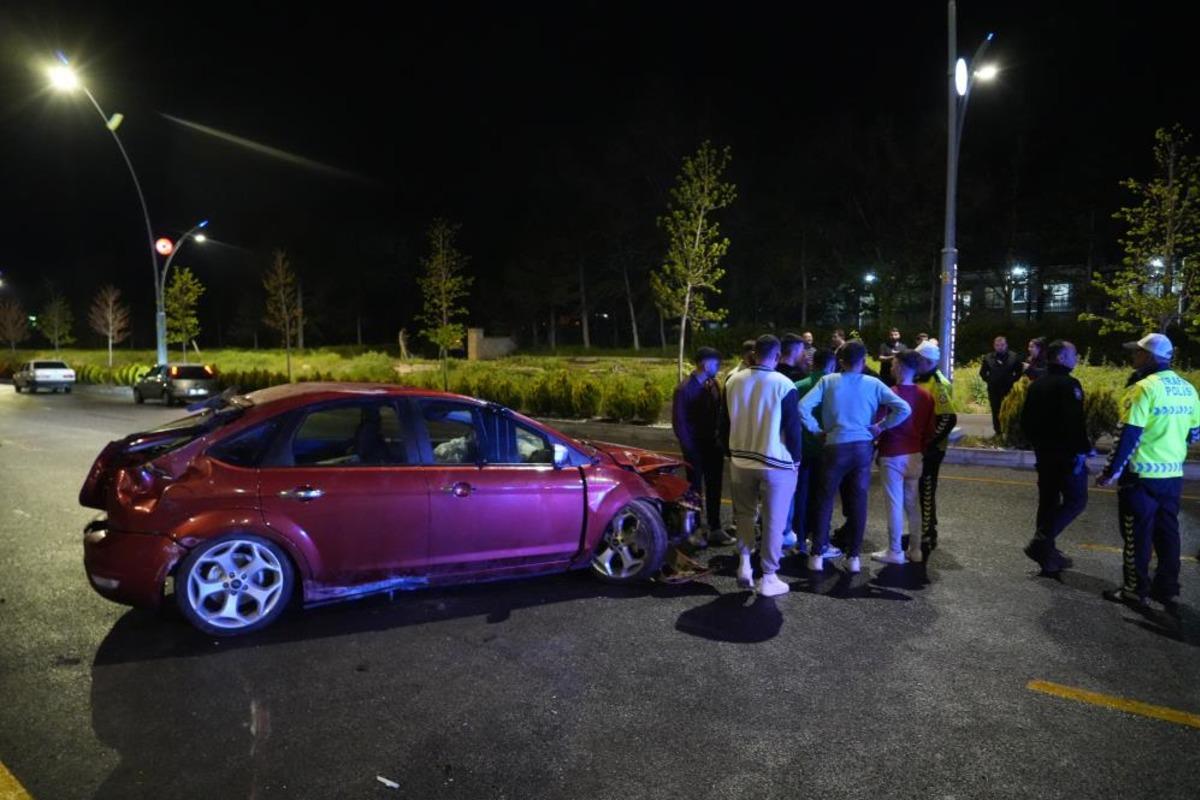 Niğde de kontrolden &ccedil;ıkan otomobil takla attı: 1 yaralı 1