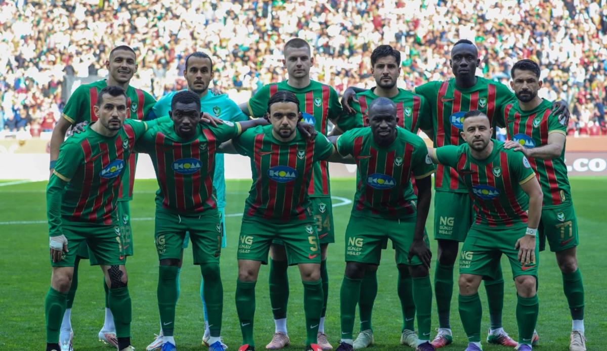 Amedspor un tarihi maçı öncesi olay çıktı! Iğdır FK taraftar grubu ateşi yaktı 1