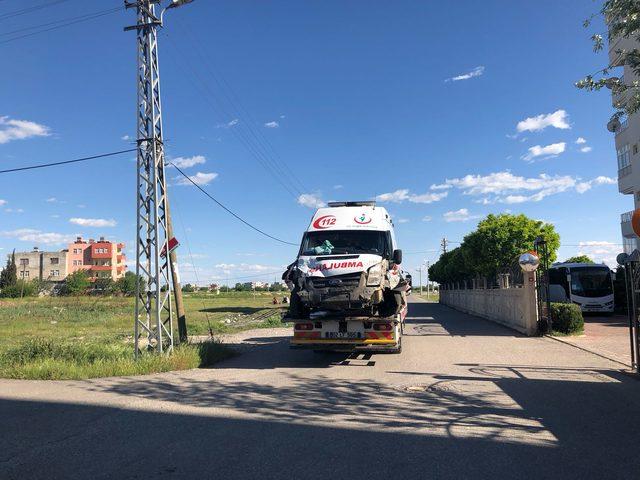 Ambulansın karıştığı zincirlemeli kazada 5 yaralı